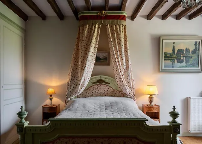 Un Logis En Angoumois Bed and Breakfast 3*