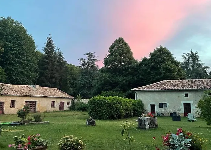 Un Logis En Angoumois