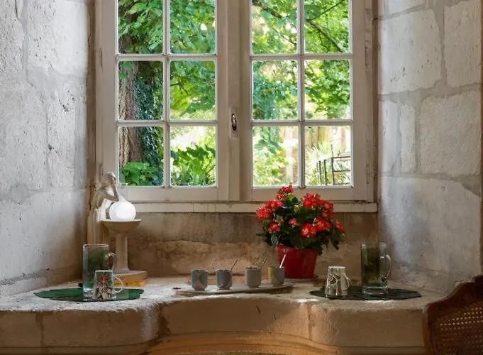 Un Logis En Angoumois Bed and Breakfast Rancogne